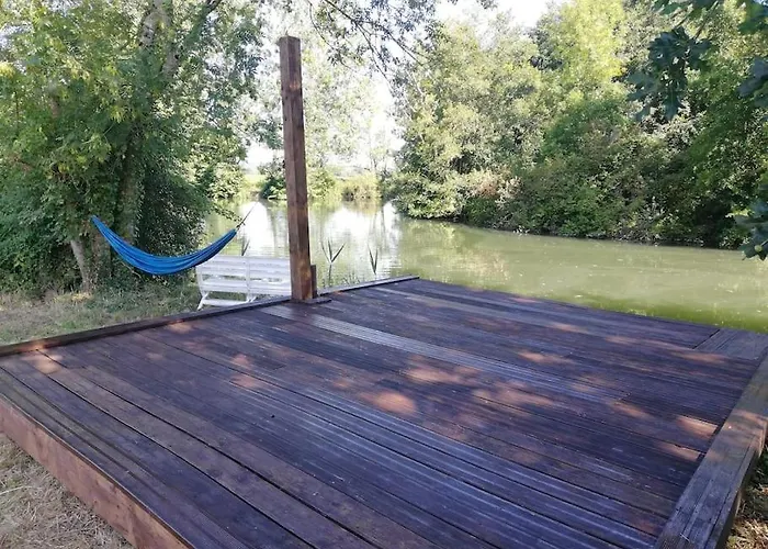 Ecurie Le Buguet Апартаменты